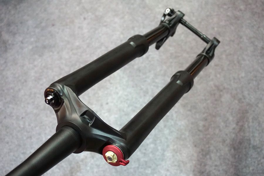 http://www.test.rowery650b.eu/images/stories/news/amortyzatory/RST_2015/RST-inverted-suspension-fork-prototype01.jpg